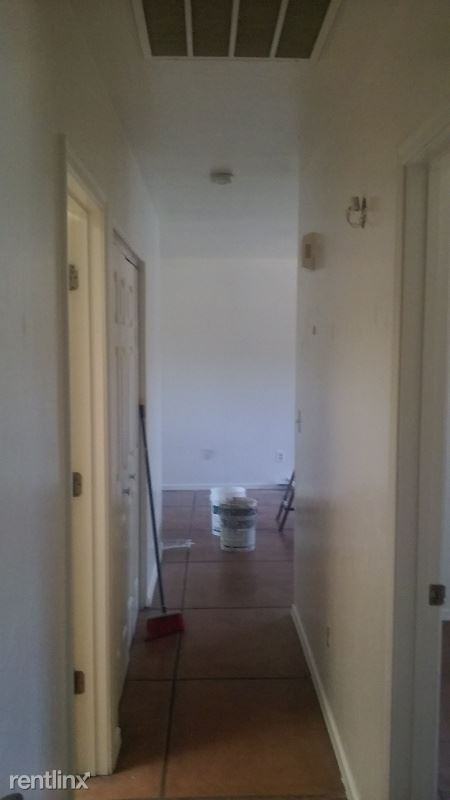 1036 N 13th Ave B - Photo 3 of 13