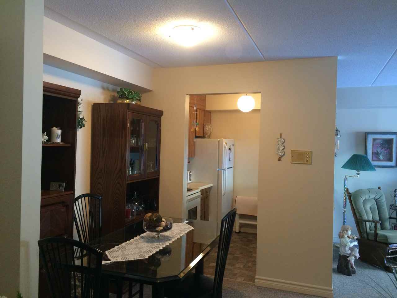 820 DOUGLAS STREET - Photo 2 of 10