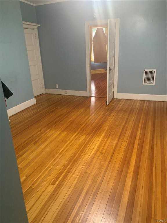 131 Lockwood Avenue - Photo 2 of 9