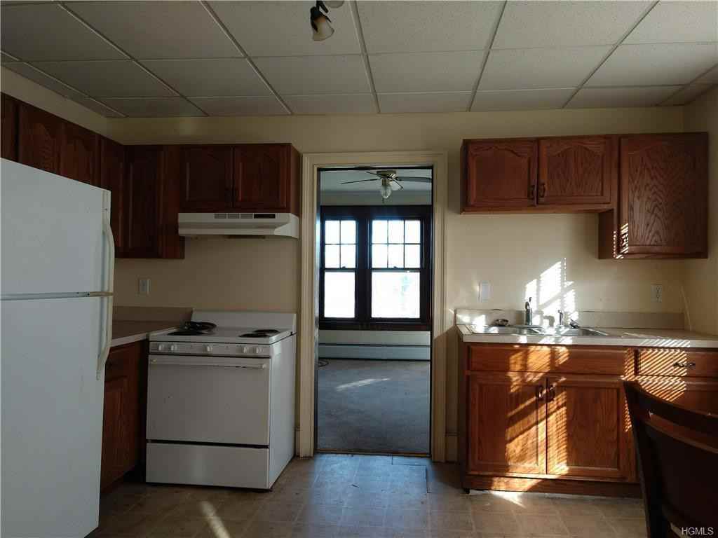 210 Manchester Road - Photo 2 of 16