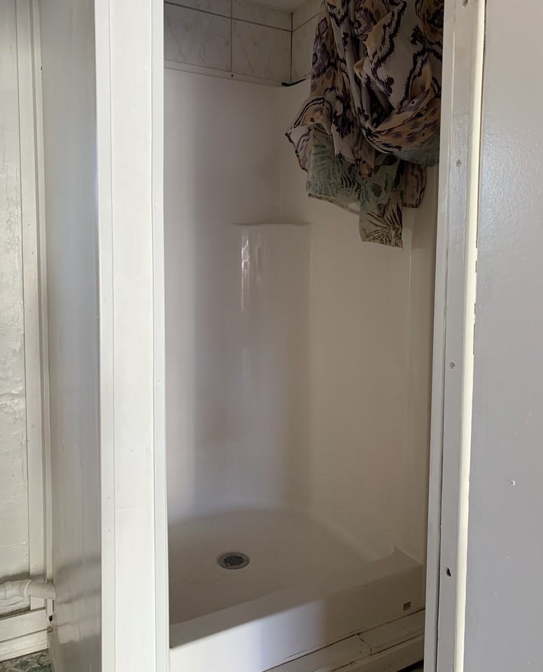 1518 E 108th St - Photo 3 of 7