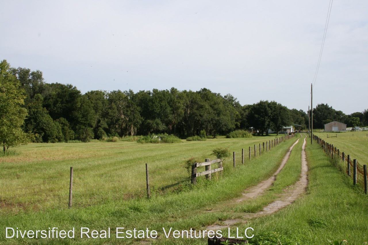 2197 Us Highway 98e - Photo 2 of 18