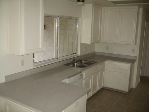 856 S 1st St - Photo 3 of 13