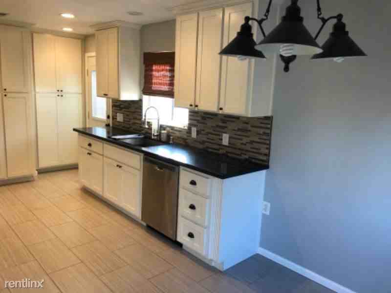 907 Lawton Ave. - Photo 2 of 11