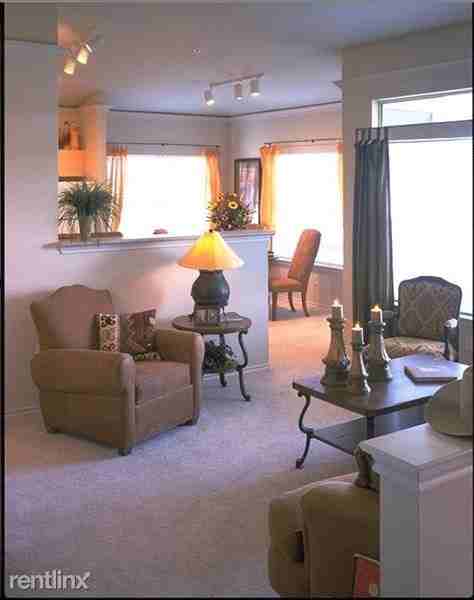 Four Points and Upgraded - Photo 3 of 9