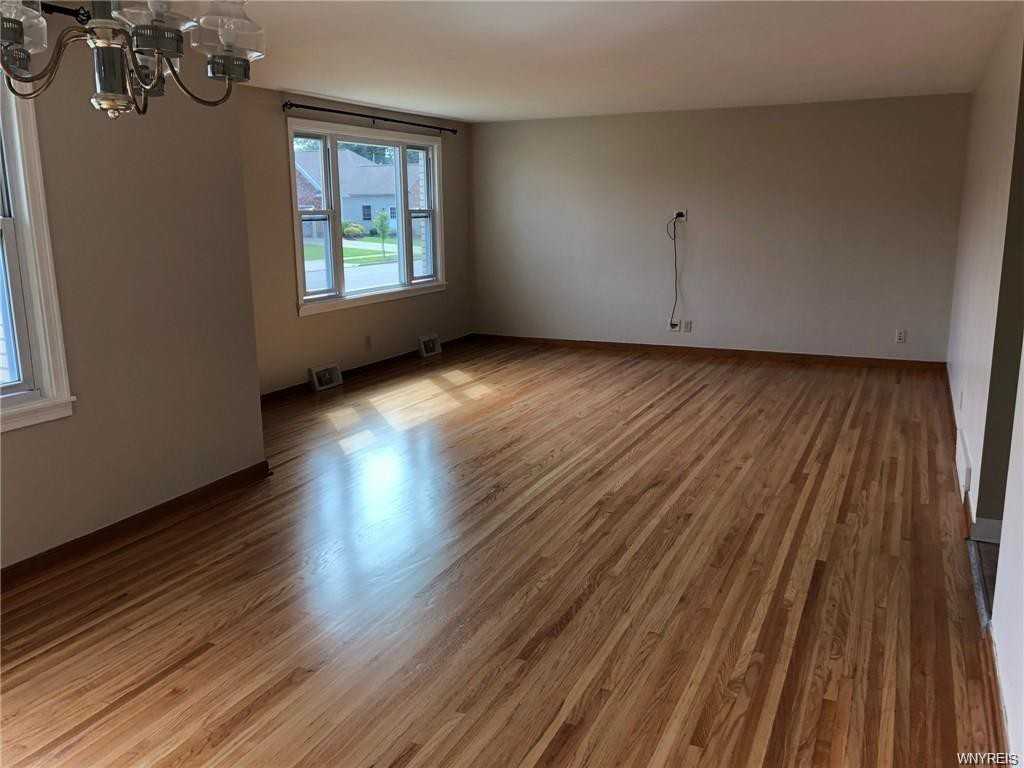 192 Bering Ave - Photo 2 of 14