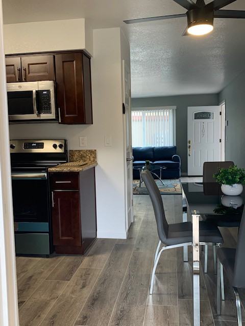 GOLDEN PALACE LUXURY APARTMENTS - Photo 3 of 15