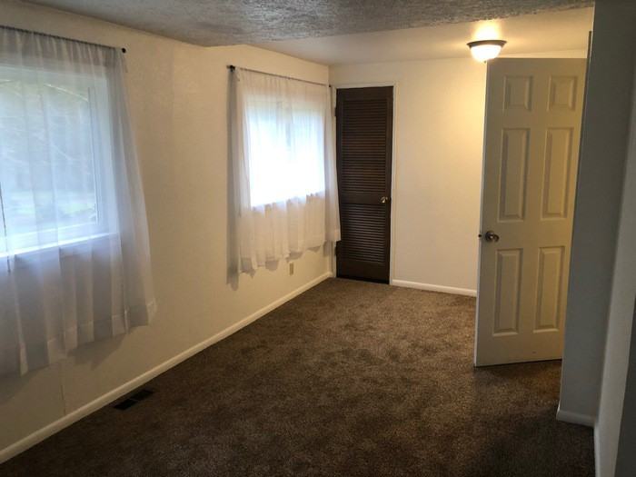 18700 Northeast Wright Road - Photo 3 of 15