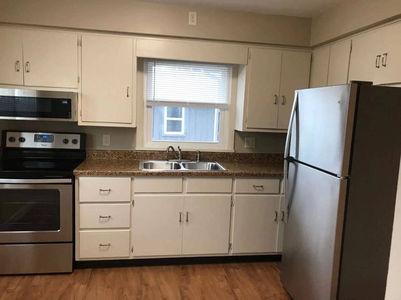 715 W Wiley Ave - Photo 2 of 16