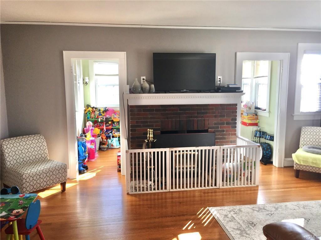 9 Hillcrest Avenue - Photo 3 of 24