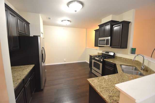 10201 Mulberry #E - Photo 3 of 12