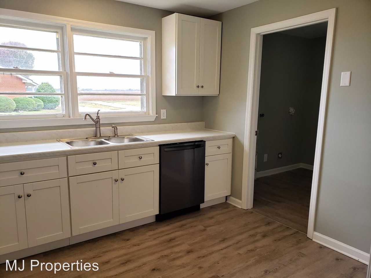 12055 Lawngate Rd. - Photo 3 of 21