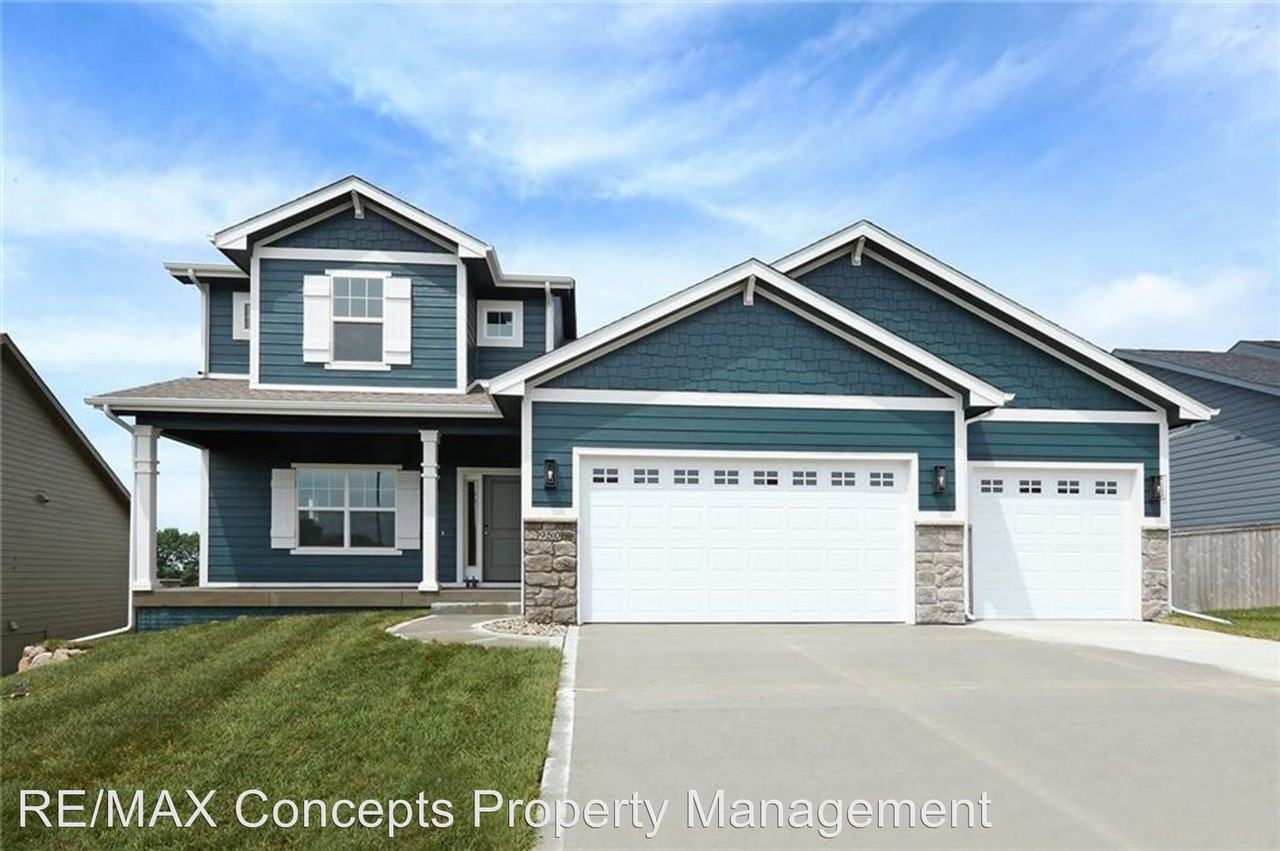 950 Breakwater Place - Photo 2 of 14