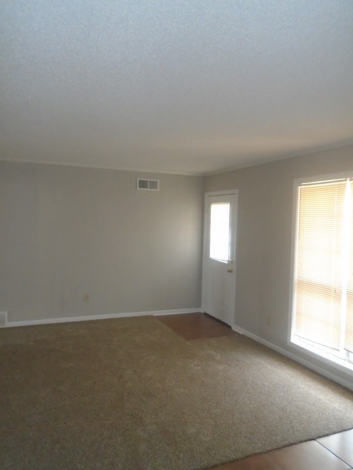 3626 Firethorne - Photo 2 of 12