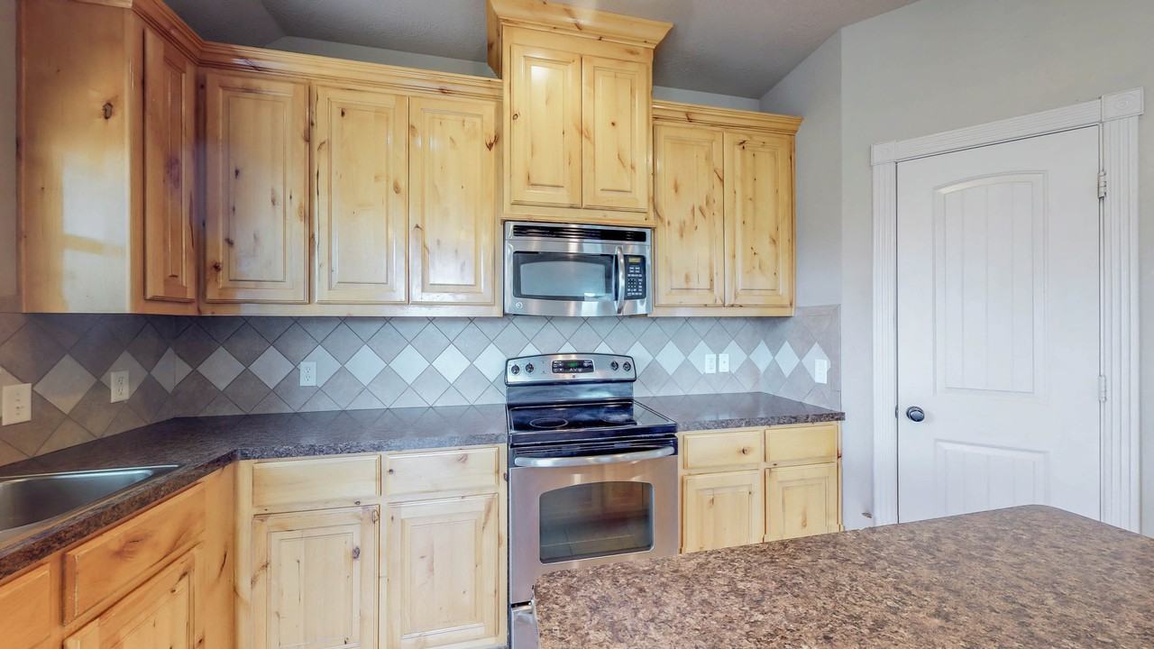 2808 Horseback Dr - Photo 3 of 31