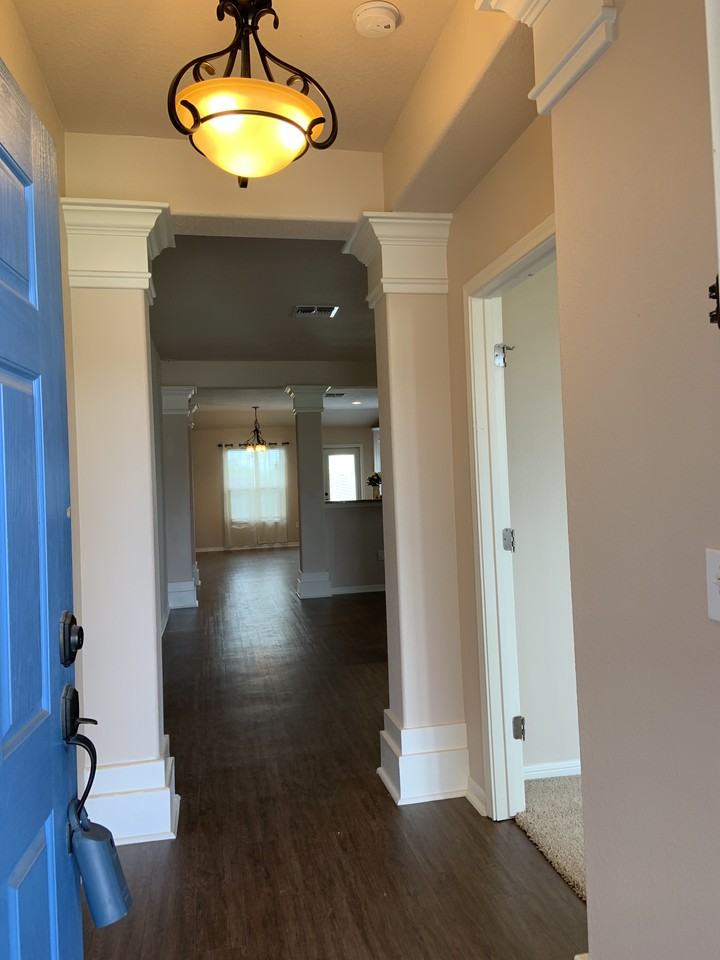 304 Pacific Dr - Photo 2 of 29