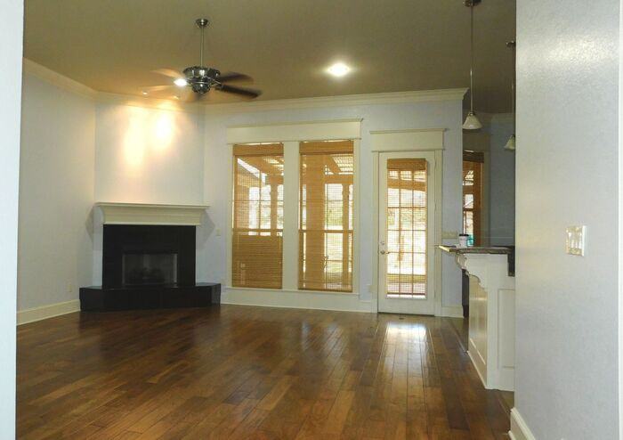 6347 Oberlin Court - Photo 3 of 45