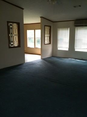 403 S Graham St - Photo 3 of 12