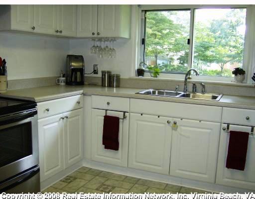 6930 Pallister Rd - Photo 3 of 11