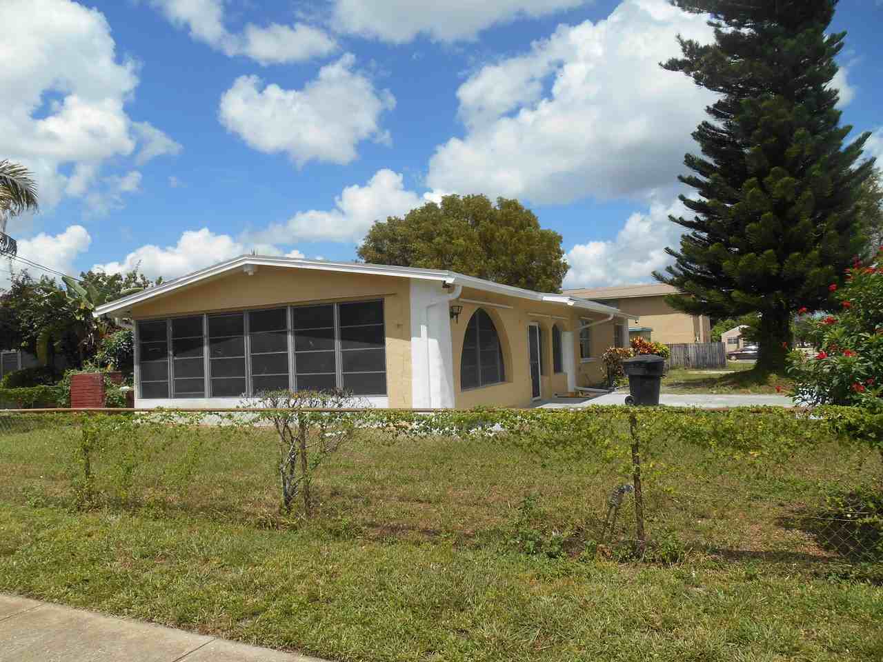 2945 Market St - Photo 2 of 2