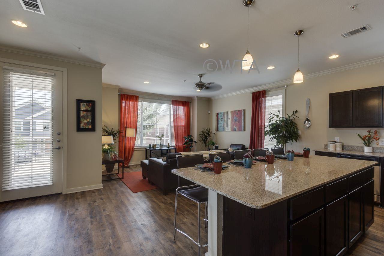 1350 N LBJ Dr. - Photo 3 of 10