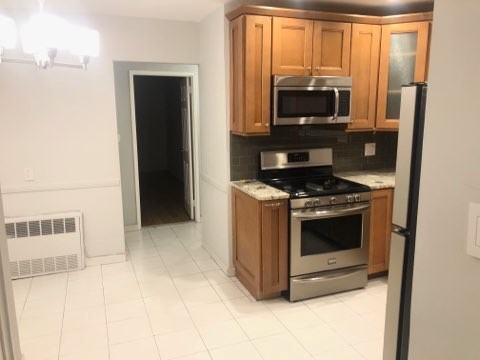 2514 West 2nd Street 2 - Photo 3 of 14