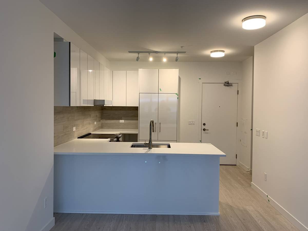 711 West 14th Street - Photo 3 of 10