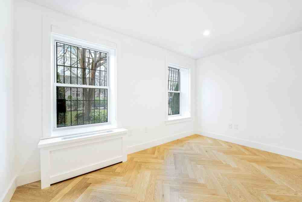 290 Clinton Ave - Photo 2 of 5