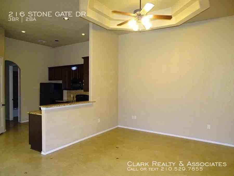 216 Stone Gate Dr - Photo 2 of 30