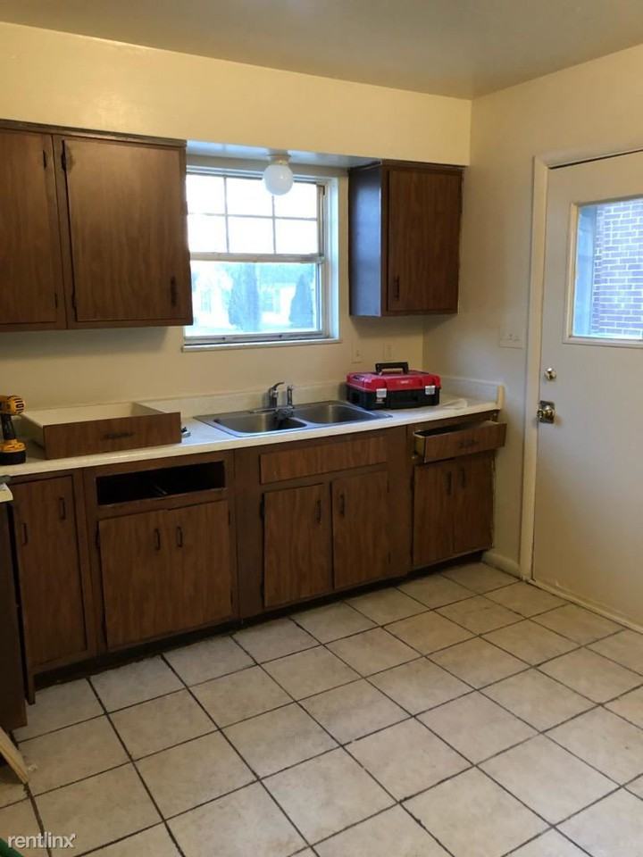 4531 Saint Johns Avenue - Photo 2 of 4