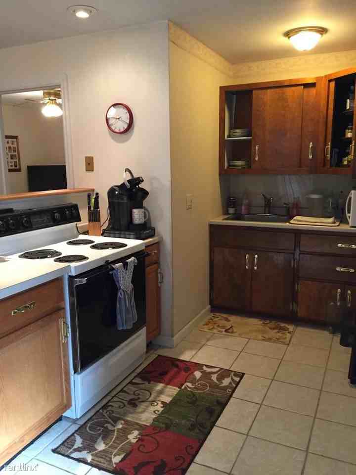 31 Rolling Green Rd B - Photo 2 of 6