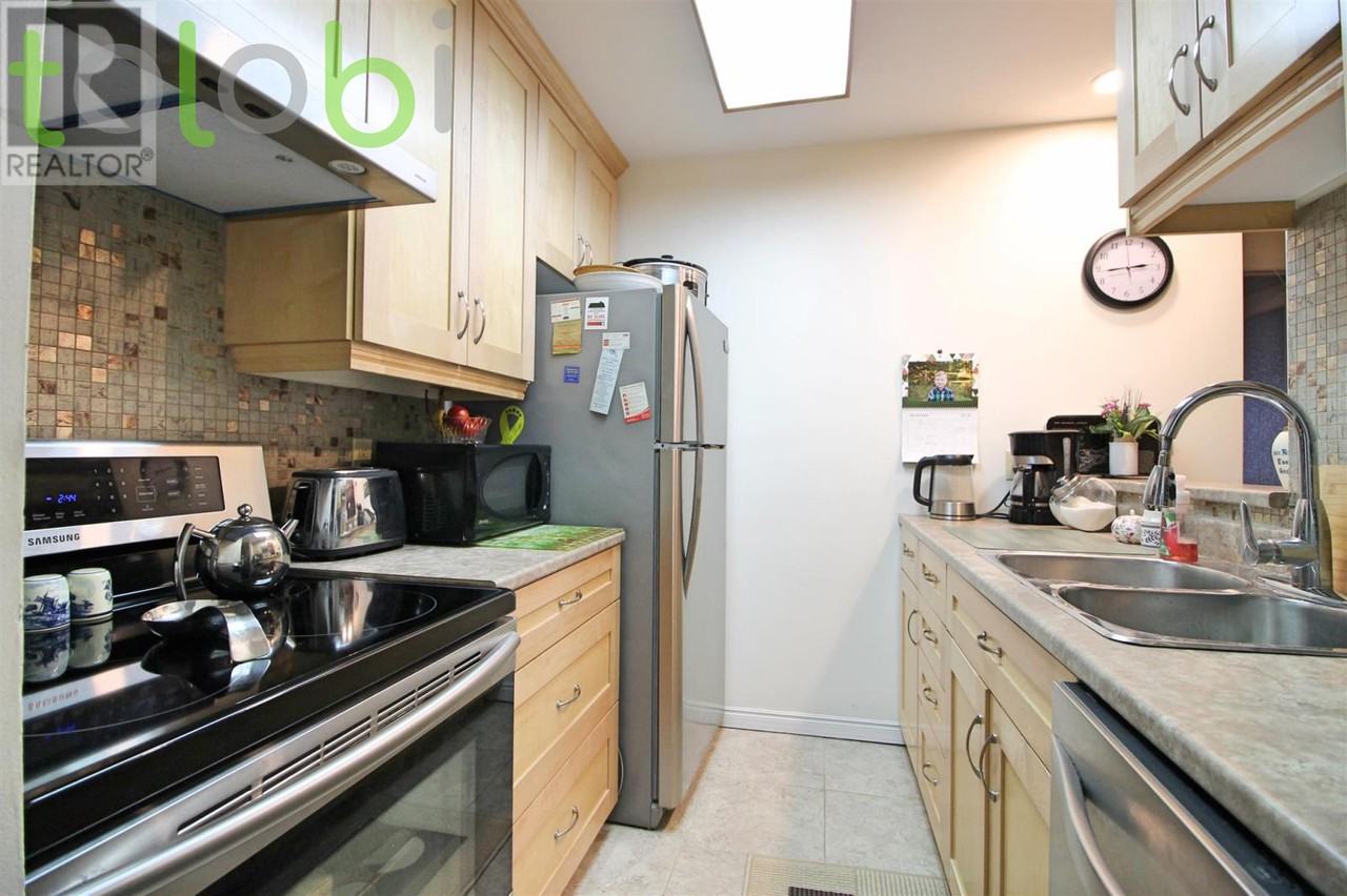 9 Centre Street South - Photo 2 of 10