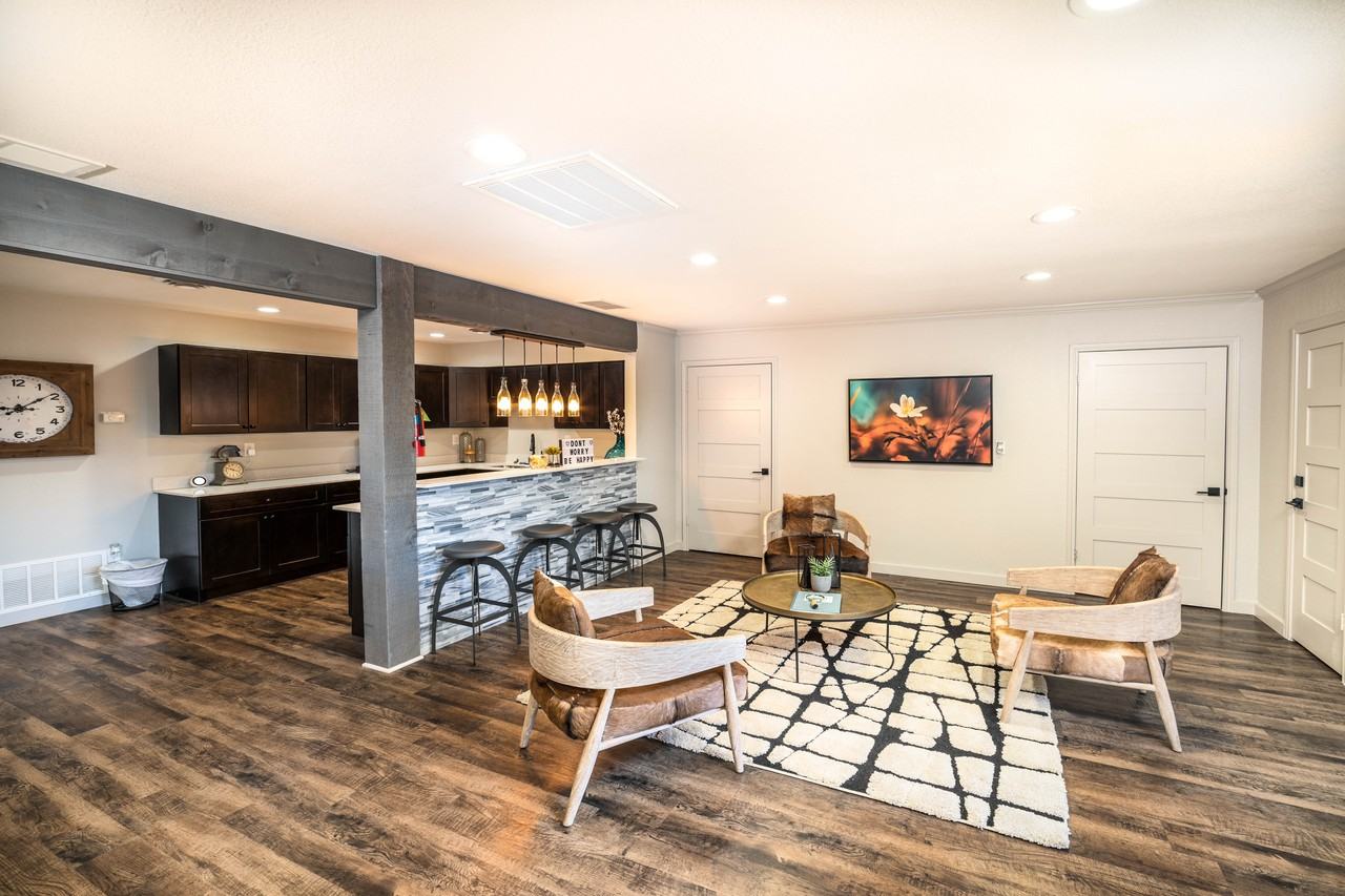 z-100121-Creekside - Photo 5 of 12