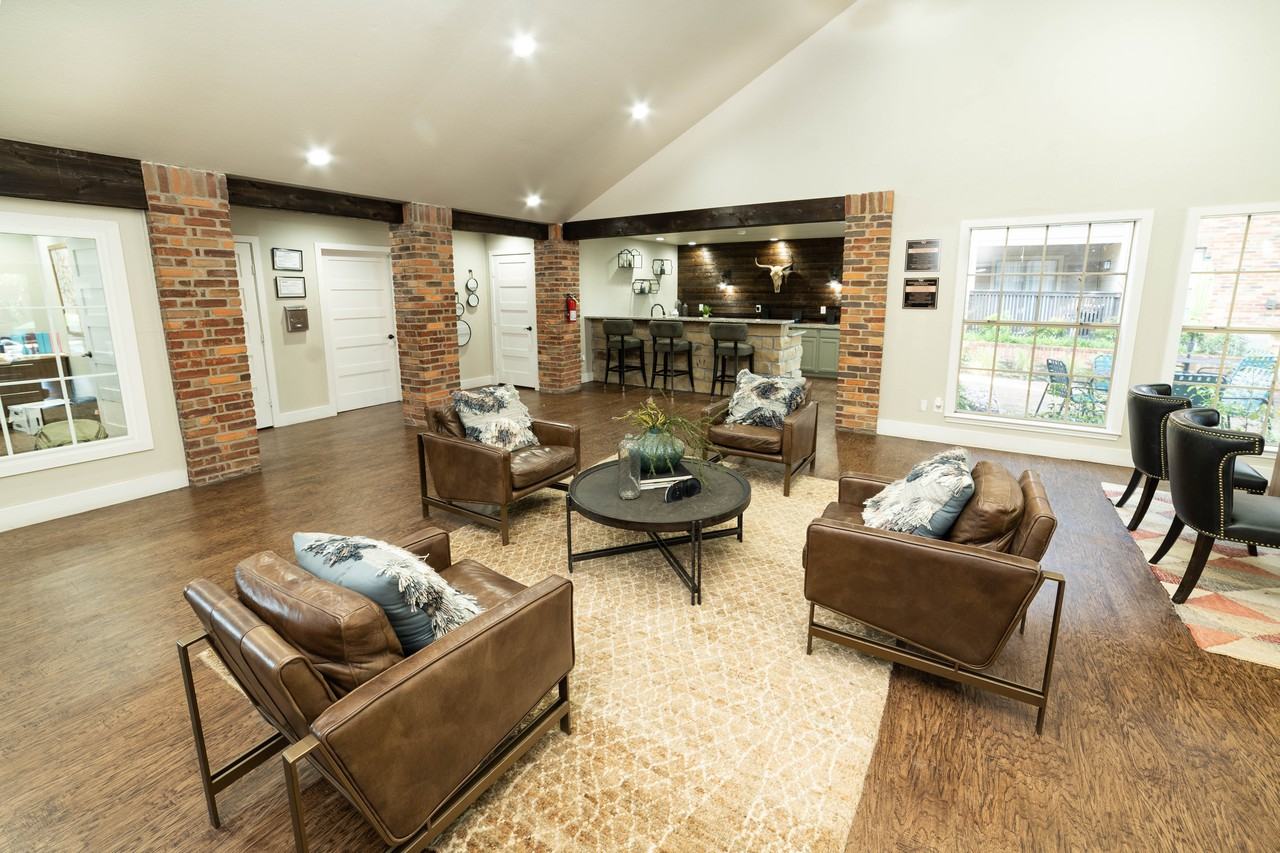 z-040121-Churchill Crossing - Photo 5 of 12