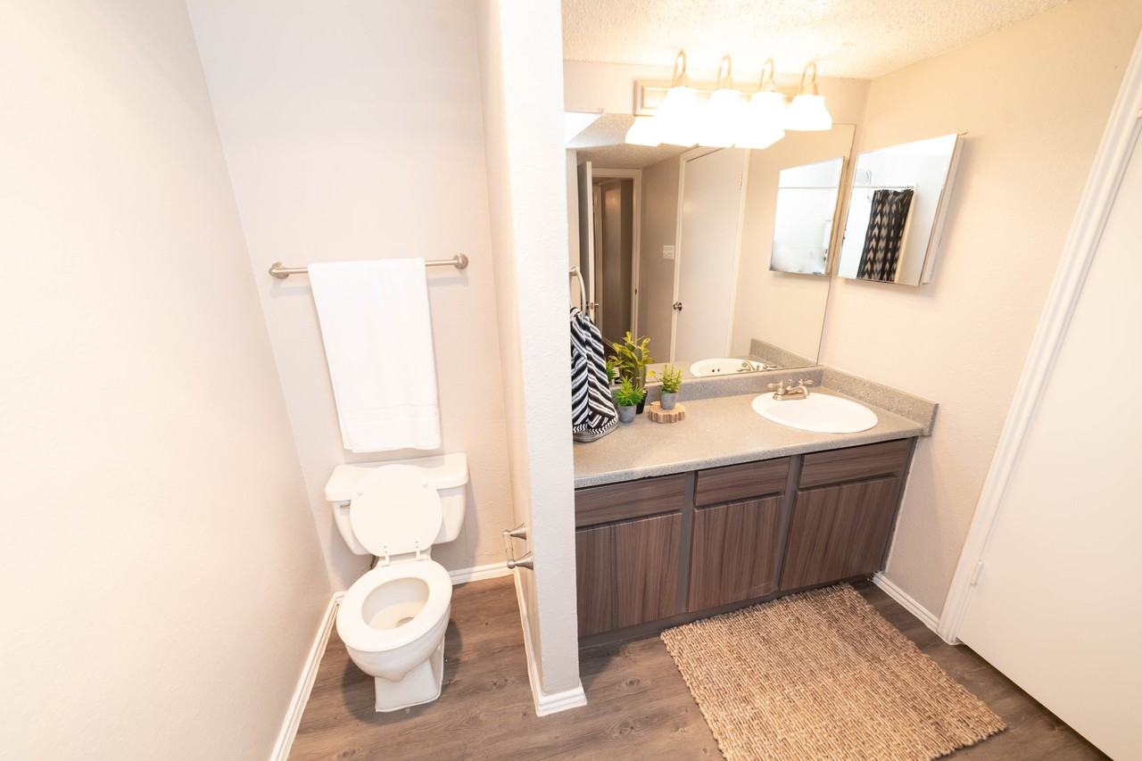 z-040121-Churchill Crossing - Photo 6 of 12