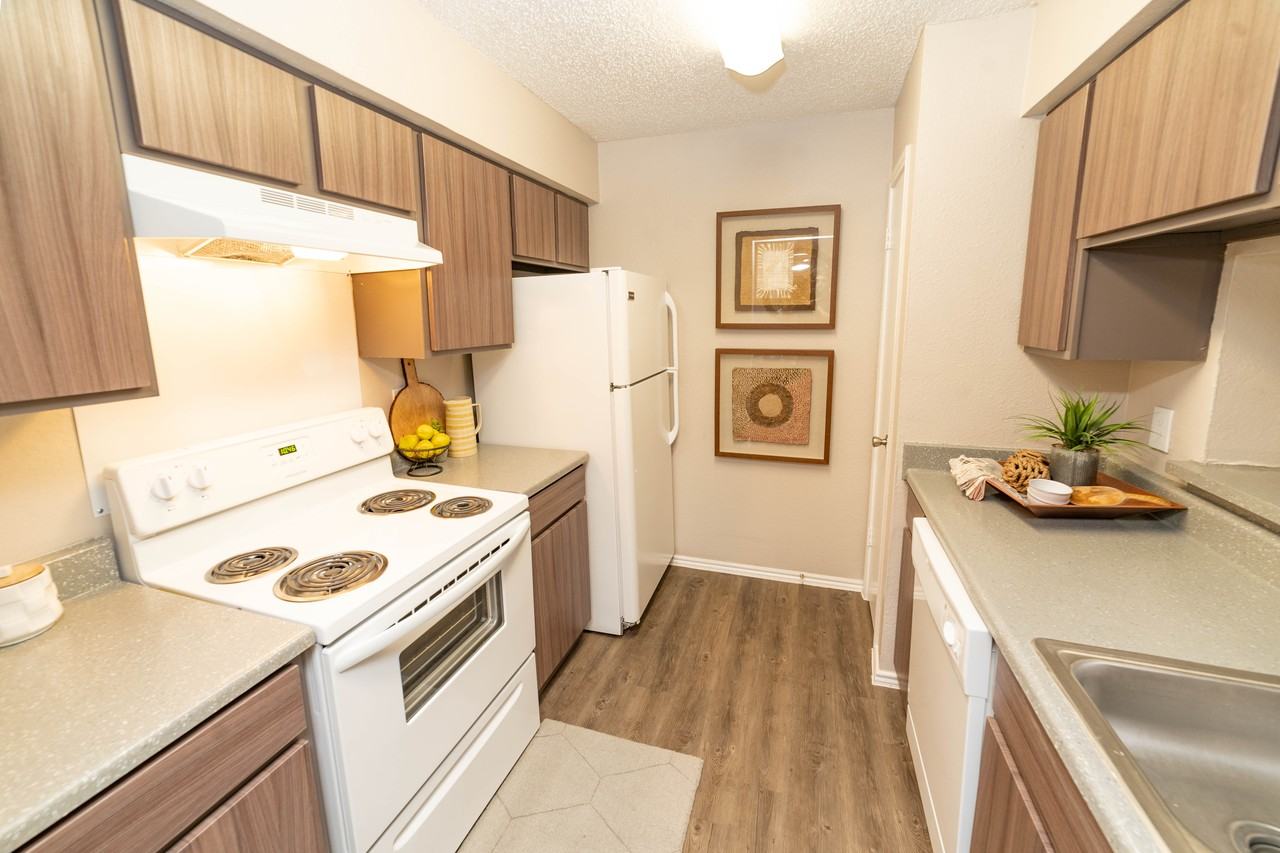 z-040121-Churchill Crossing - Photo 3 of 12