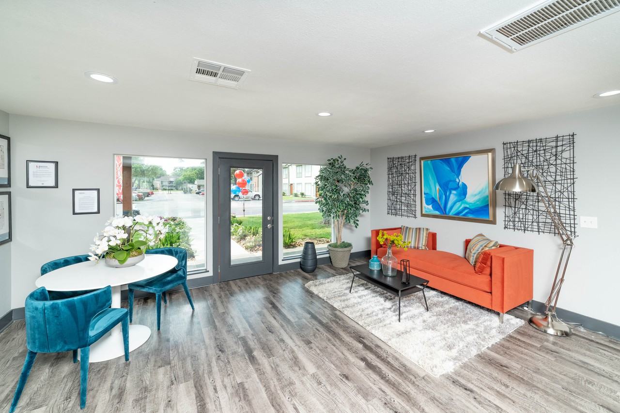 z-121422-Aspen Apartments - Photo 4 of 19