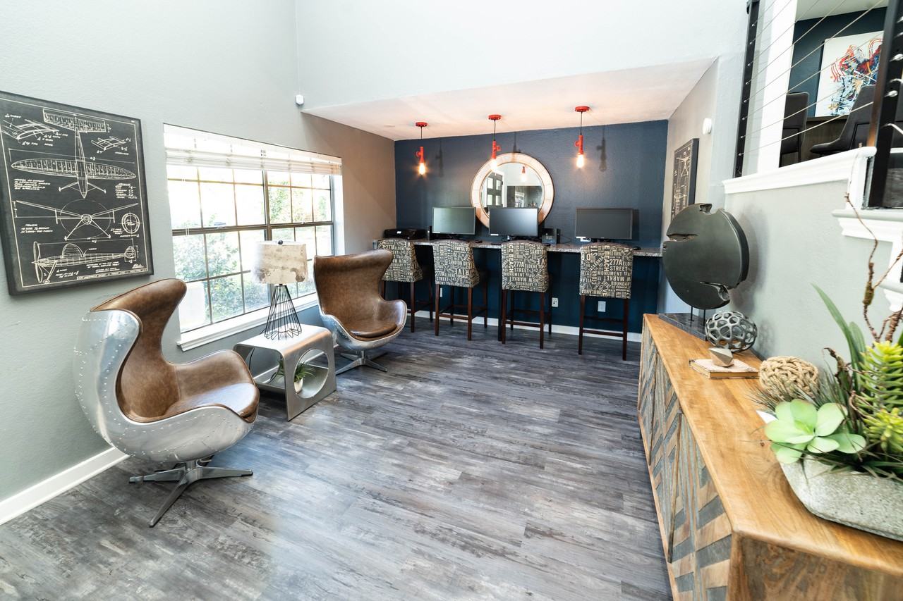 z-100121-Avion - Photo 7 of 20