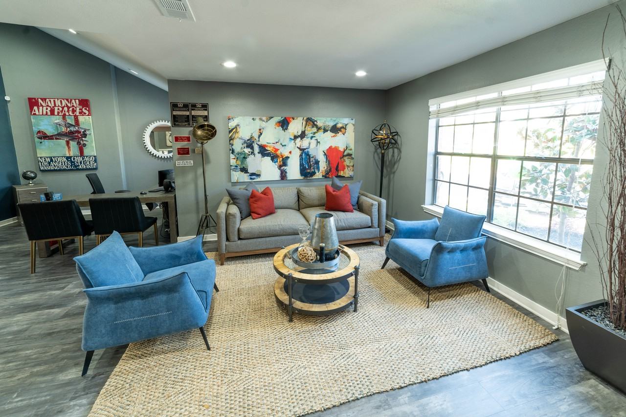 z-100121-Avion - Photo 4 of 20