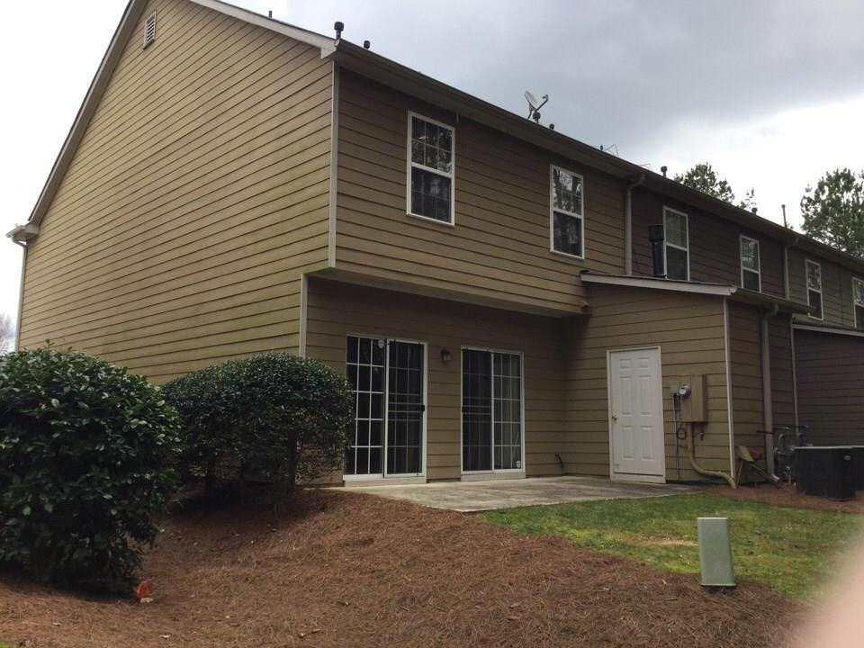 3337 Thornbridge Drive - Photo 2 of 11