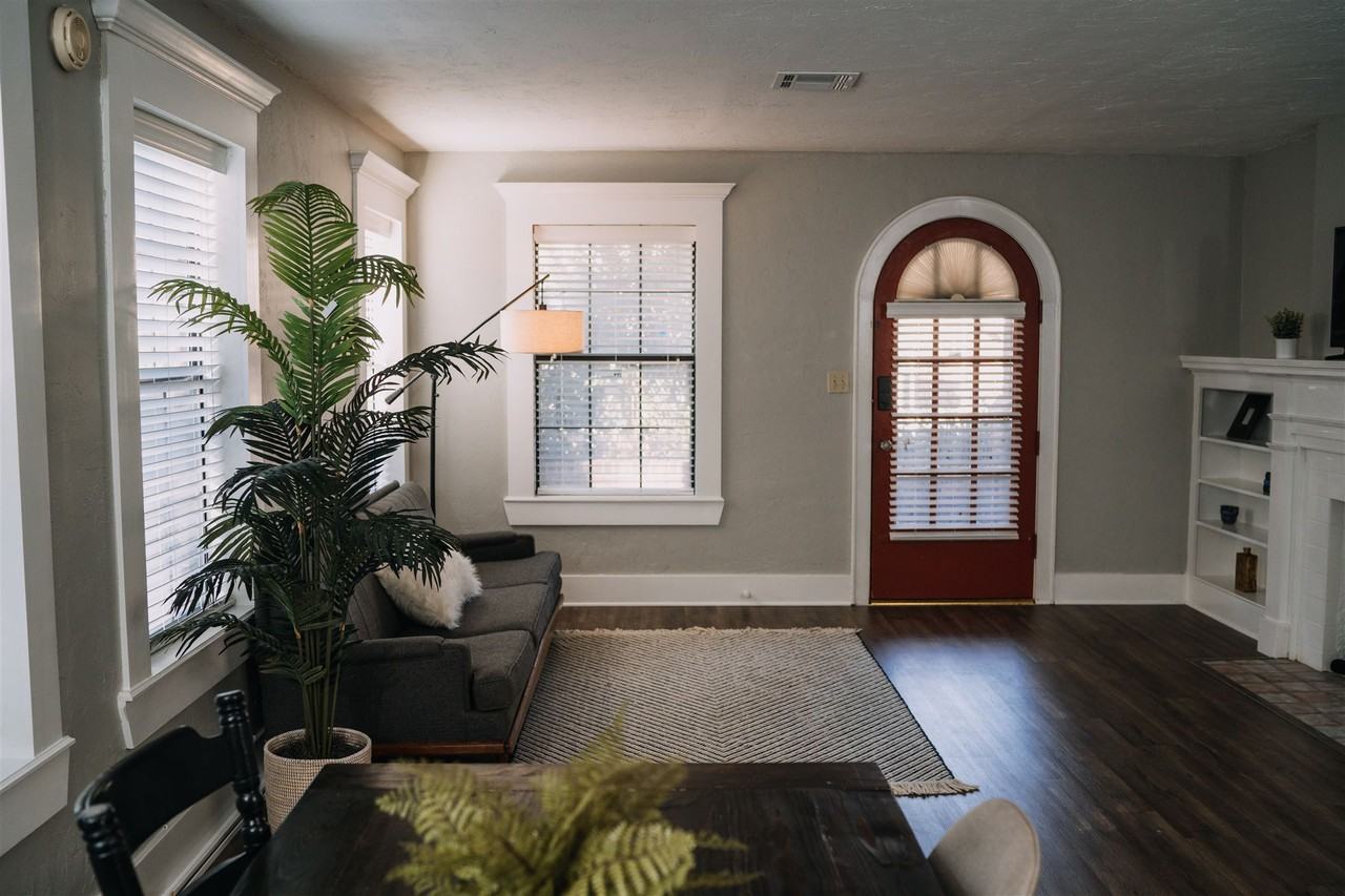 1406 Nw 19th St - Photo 2 of 18