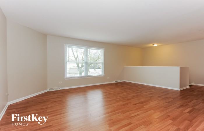 542 Longwood Drive - Photo 3 of 15