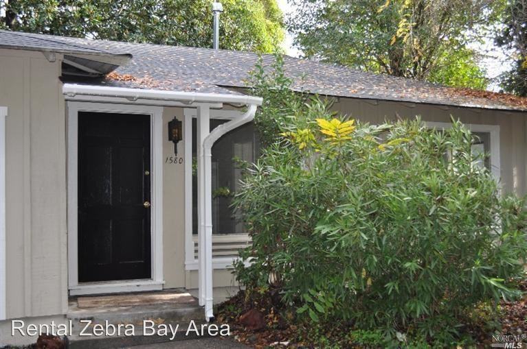 1580 King St - Photo 2 of 10