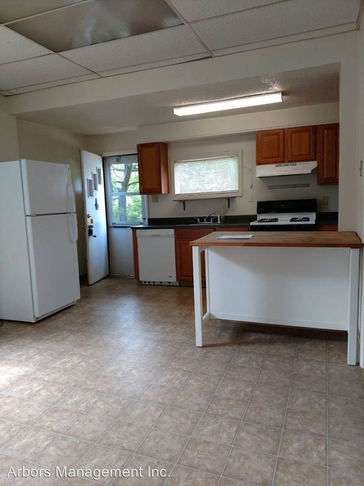 266 Pennsylvania Blvd. - Photo 3 of 11