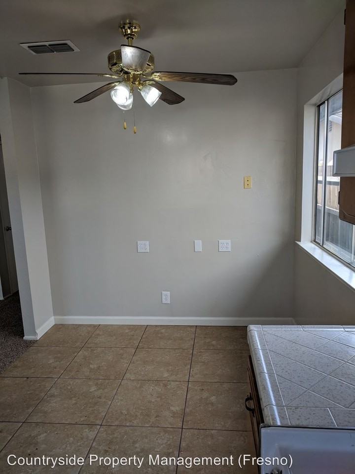 1041 Cherry Lane - Photo 2 of 5