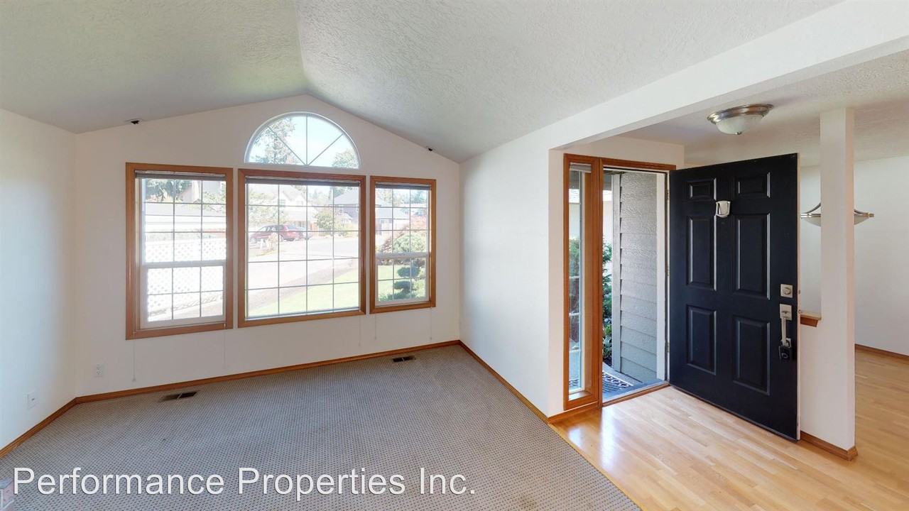 7520 Se Brigid Place - Photo 2 of 14