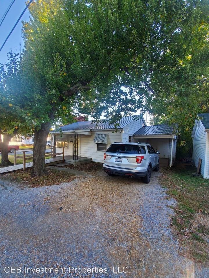 1202 S 8th St - Photo 2 of 13