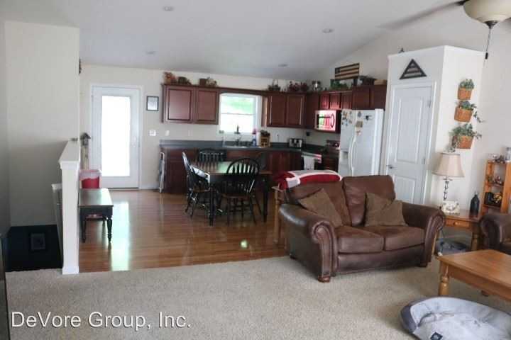 27 Crabtree Ct - Photo 2 of 8