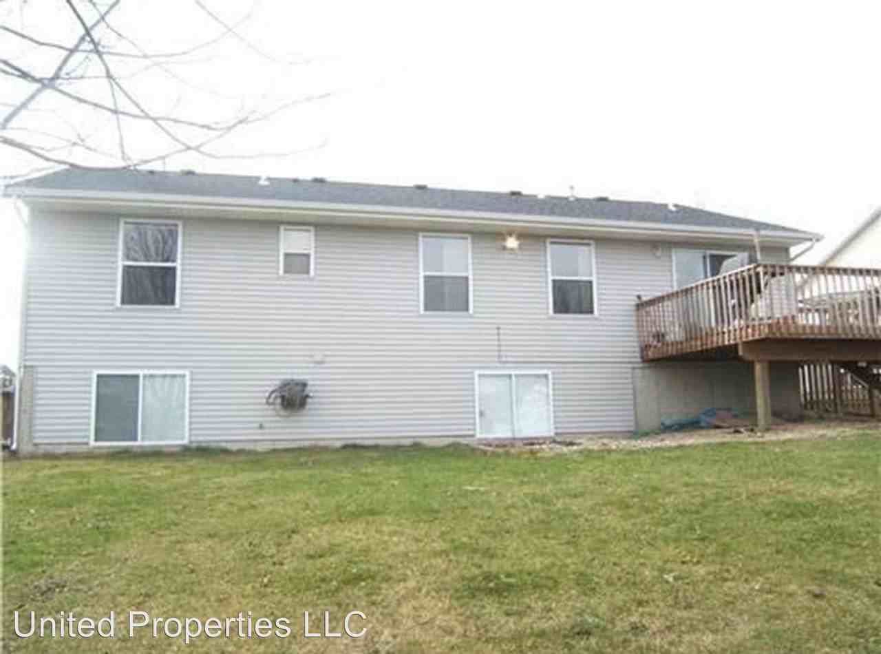 2270 Hillview Dr - Photo 2 of 10