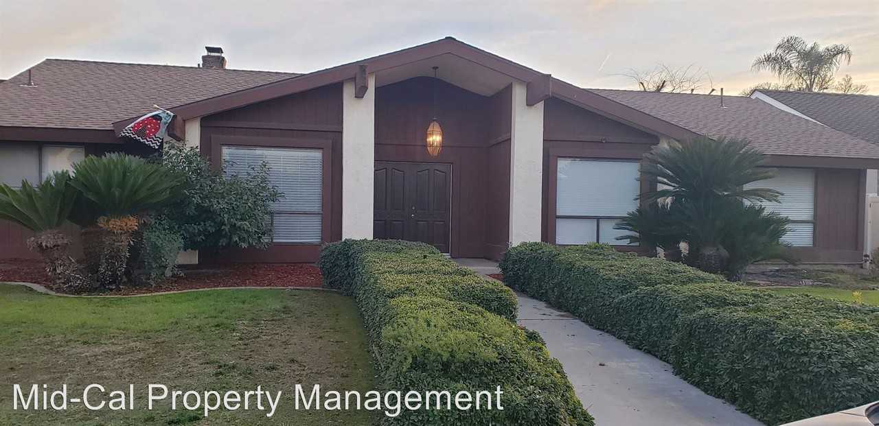 3831 W.Monte Vista, Visalia, CA 93277 3 Bedroom House for 1,500/month